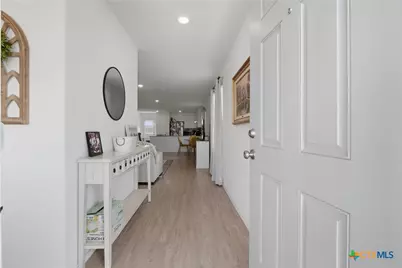 9220 James Bowie, Seguin, TX 78155 - Photo 6