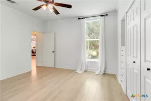 605 E Donegan St, Seguin, TX 78155 - Photo 26