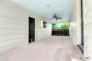 605 E Donegan St, Seguin, TX 78155 - Photo 30