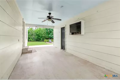 605 E Donegan Street, Seguin, TX 78155 - Photo 30