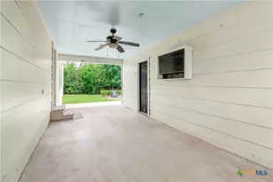 605 E Donegan St, Seguin, TX 78155 - Photo 30