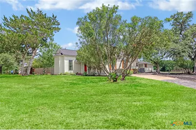 605 E Donegan Street, Seguin, TX 78155 - Photo 34