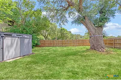 605 E Donegan Street, Seguin, TX 78155 - Photo 34