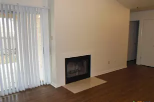 604 Frostwood Dr, New Braunfels, TX 78130 - Photo 4
