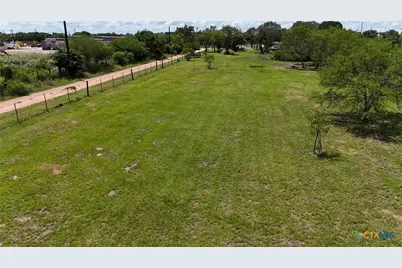 201 Elwood Street, Yoakum, TX 77995 - Photo 10
