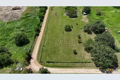 201 Elwood Street, Yoakum, TX 77995 - Photo 2