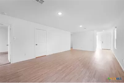 9248 James Bowie, Seguin, TX 78155 - Photo 6