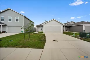 9248 James Bowie, Seguin, TX 78155 - Photo 2