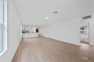 9248 James Bowie, Seguin, TX 78155 - Photo 8