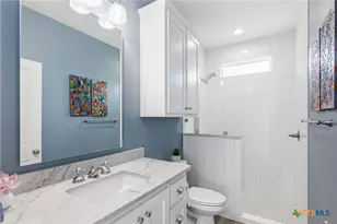 944 W Lake Trail, Victoria, TX 77905 - Photo 22