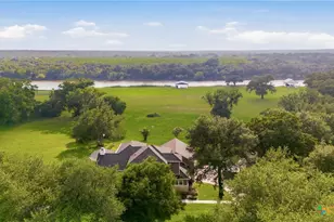 944 W Lake Trail, Victoria, TX 77905 - Photo 8