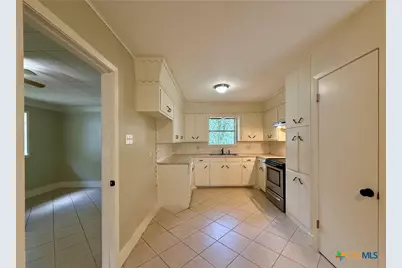 1212 Barbara, San Marcos, TX 78666 - Photo 4