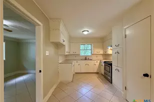 1212 Barbara, San Marcos, TX 78666 - Photo 4