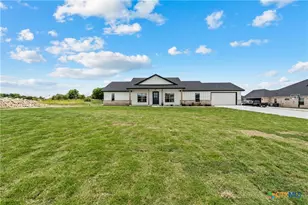 138 Dana Pt Rd, Lorena, TX 76655 - Photo 2