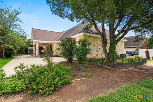 2215 Gruene Lake Dr, New Braunfels, TX 78130 - Photo 22