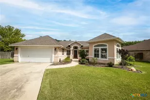 1328 Dime Box Cir, New Braunfels, TX 78130 - Photo 4