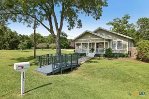 117 N Main St, Paige, TX 78659 - Photo 4