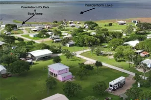 111 Springfield Ave, Port Lavaca, TX 77979 - Photo 8