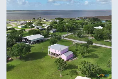 111 Springfield Avenue, Port Lavaca, TX 77979 - Photo 6