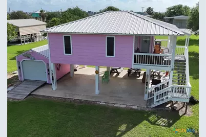 111 Springfield Avenue, Port Lavaca, TX 77979 - Photo 2