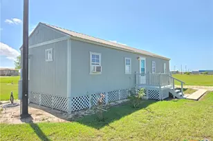 167 Piranha Dr, Palacios, TX 77465 - Photo 6