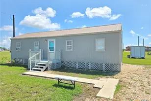 167 Piranha Dr, Palacios, TX 77465 - Photo 2
