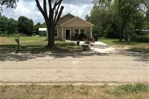 106 Center St, Cuero, TX 77954 - Photo 2