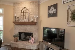 318 Green Gable Dr, Victoria, TX 77904 - Photo 10