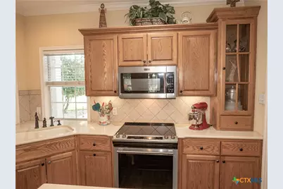 318 Green Gable Drive, Victoria, TX 77904 - Photo 16