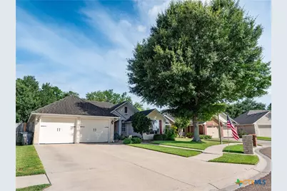 318 Green Gable Drive, Victoria, TX 77904 - Photo 2