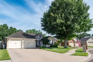 318 Green Gable Dr, Victoria, TX 77904 - Photo 2