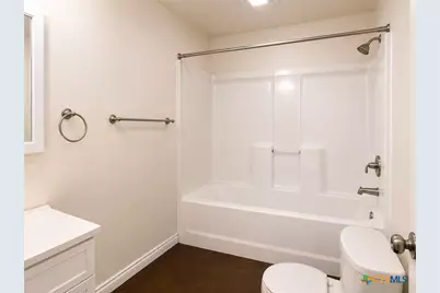 661 W Austin Street #D, Luling, TX 78648 - Photo 6