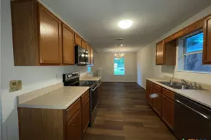 2105 Miller St, Belton, TX 76513 - Photo 8
