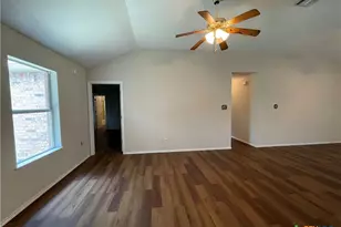 2105 Miller St, Belton, TX 76513 - Photo 4