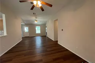 2105 Miller St, Belton, TX 76513 - Photo 2