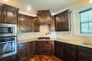 2021 Harvest Dr, Nolanville, TX 76559 - Photo 8