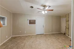 401 Kerr St, Edna, TX 77957 - Photo 10
