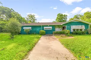 401 Kerr St, Edna, TX 77957 - Photo 6