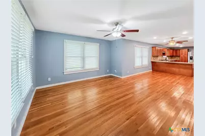 1195 W Coll Street, New Braunfels, TX 78130 - Photo 6