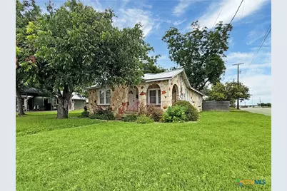 1195 W Coll Street, New Braunfels, TX 78130 - Photo 28
