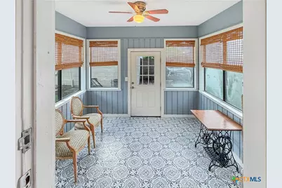 1195 W Coll Street, New Braunfels, TX 78130 - Photo 18