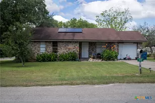 148 S Mount Auburn, Goliad, TX 77963 - Photo 2