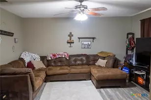 148 S Mount Auburn, Goliad, TX 77963 - Photo 6
