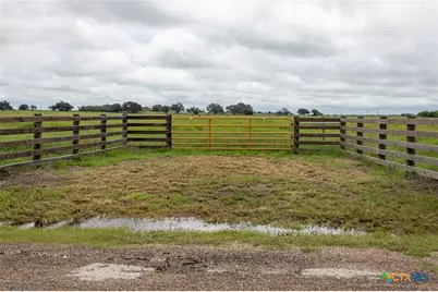 901 Walker Road, Goliad, TX 77963 - Photo 4