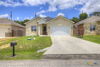 627 Hummingbird Hill, Canyon Lake, TX 78133 - Photo 2
