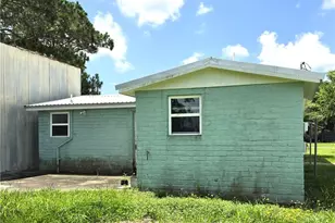 503 E Dallas Ave, Seadrift, TX 77983 - Photo 4