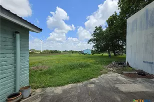 503 E Dallas Ave, Seadrift, TX 77983 - Photo 6