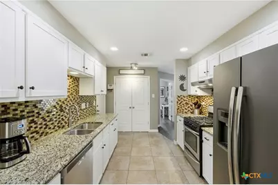 2204 Creekview Drive, Round Rock, TX 78681 - Photo 12