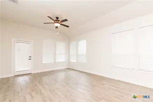 250 Sugar Cane Rd, Buda, TX 78610 - Photo 6