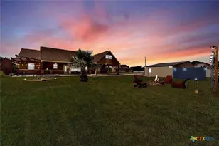 300 Rose Meadow Dr, La Vernia, TX 78121 - Photo 2